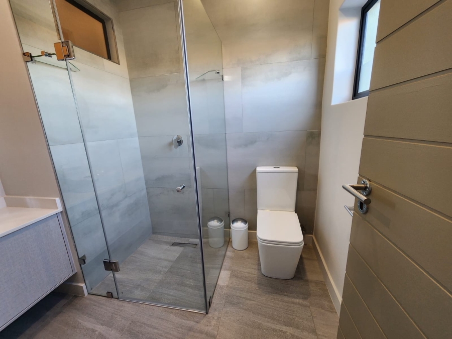 10 Bedroom Property for Sale in Bloubergstrand Western Cape